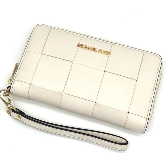 Michael Kors Jet Set Travel Large Flat MF Phone Case Wallet Light Cream - Picture 1 of 9